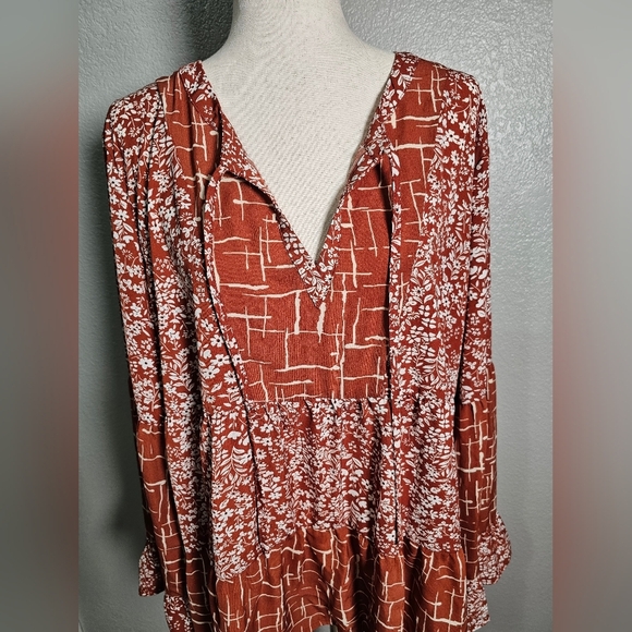 Weekend By Suzanne Betro, Rust and White Bohemian Blouse Tiered Body and Sleeves - Picture 4 of 14